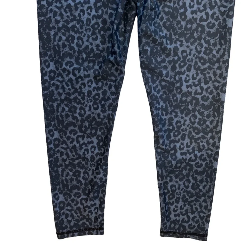 ZYIA Active Stone Leopard Scrunchy Light and Luxe Leggings - Picture 6 of 7